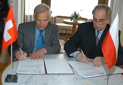 a592-2005-04-12-b1x_phdSchool .jpg